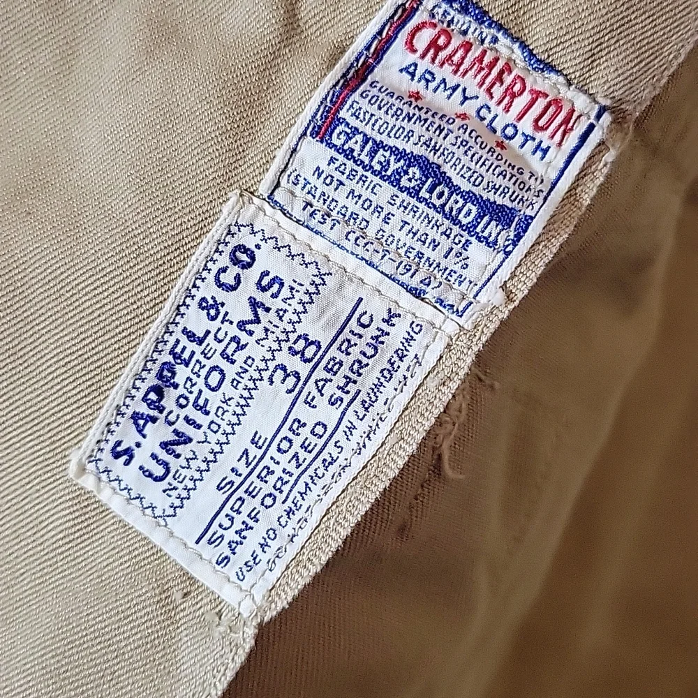 VINTAGE Military Jacket w Patch Cargo Pockets 38